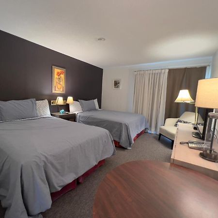 Monashee Motel Sicamous Εξωτερικό φωτογραφία