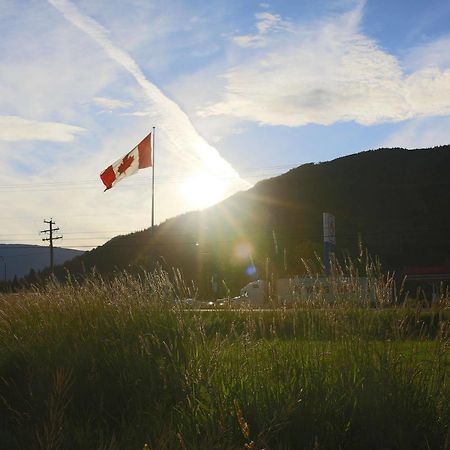 Monashee Motel Sicamous Εξωτερικό φωτογραφία