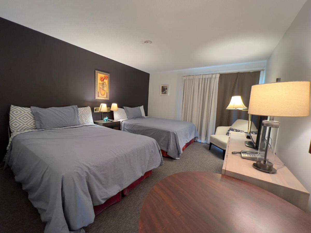 Monashee Motel Sicamous Εξωτερικό φωτογραφία